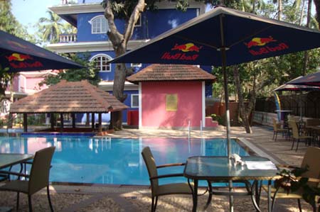 Pool with Restaurant
